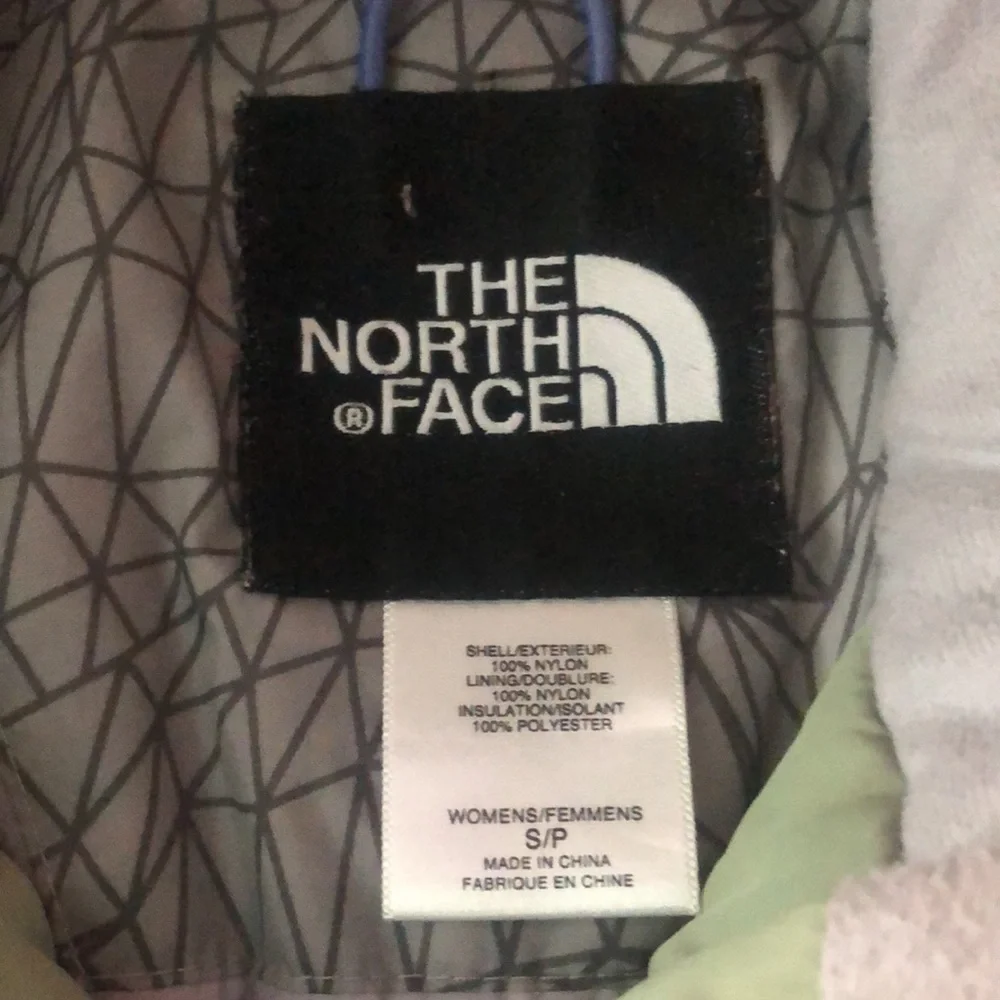 The North Face winter coat p2422 - Picture 9 of 12